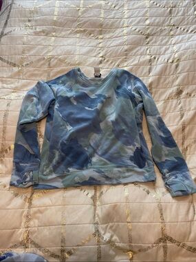 Athleta Girl Blue Green Camo Pullover